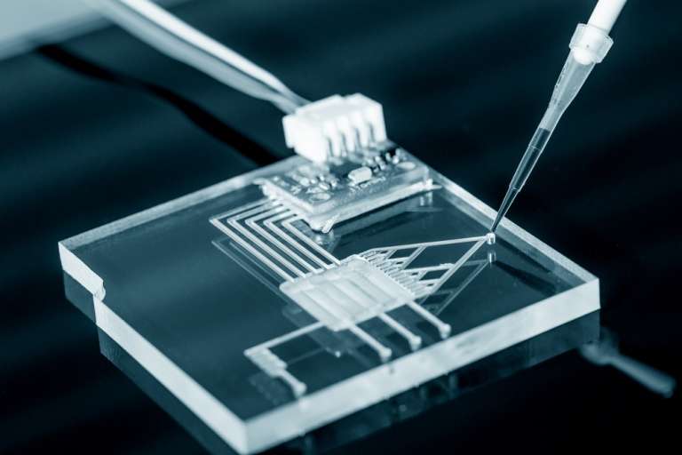 Científicos perfeccionan una técnica de fabricación que podría multiplicar 1,000 veces la capacidad de los discos de estado sólido