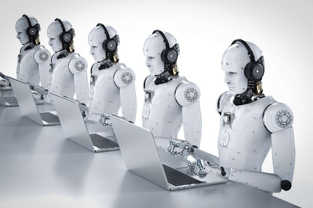 RobotComm_shutterstock_790622101