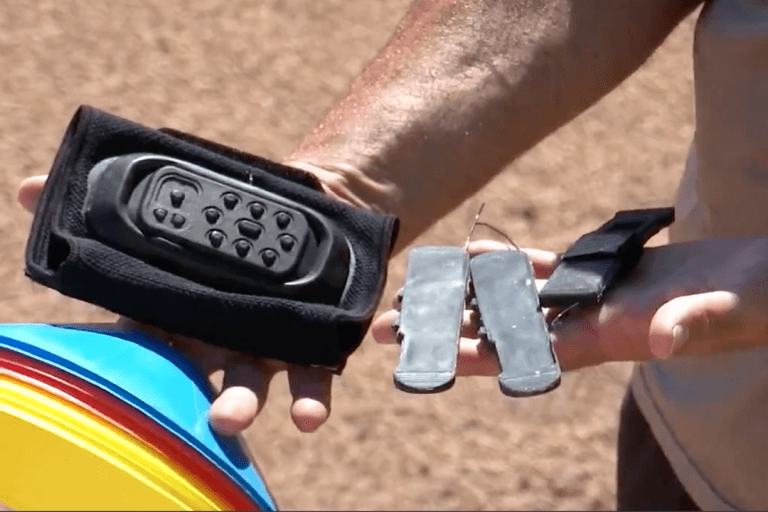 Pitch Com sustituye las señas de manos en el Beisbol